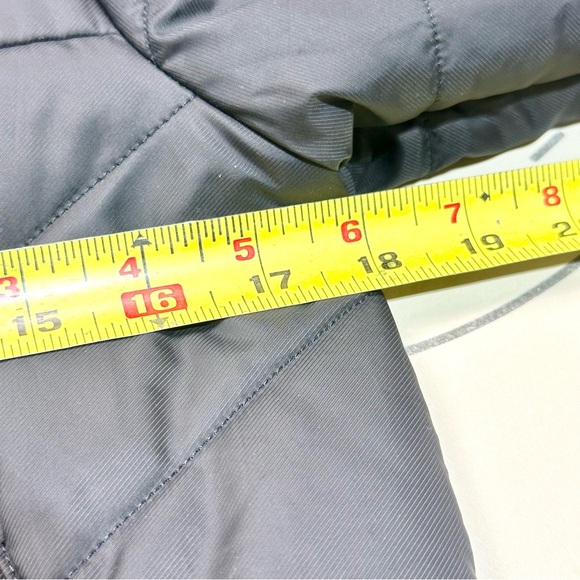 The North Face Boys' Black Jacket - Picture 10 of 10